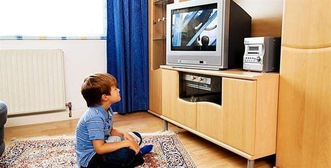 Çocuklara yaşına uygun olmayan yayınları izletmeyin