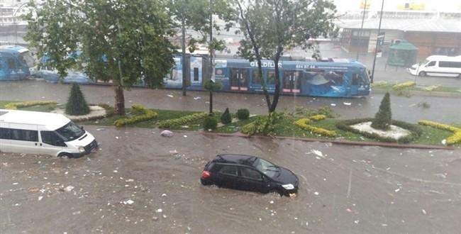 Felaket travmasını destekle hafifletin!