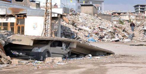 Depremzedeler mutsuz ve umutsuz