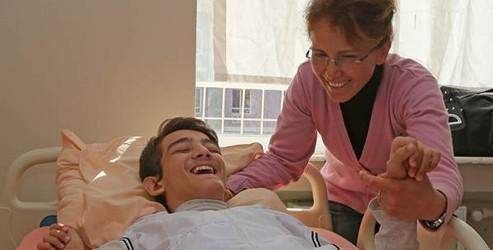 Karnından beynine umut pompalanıyor