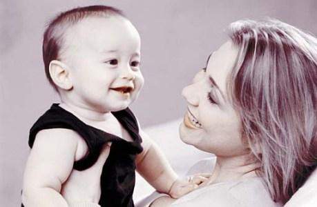 Bebek gülücüğü anneyi nasıl etkiliyor  